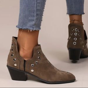 Women's Studded Ankle, V-cut, Slip-on Heeled Boots, Pointed Toe Micro Suede 8.5